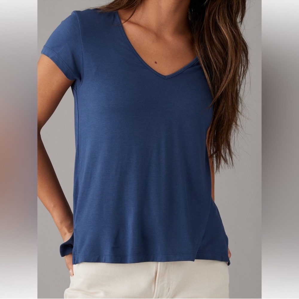 AE Soft & Sexy V-Neck T-Shirt - Picture 3 of 6